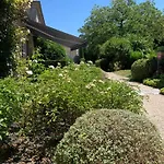 Maison Thoumieu Bed & Breakfast *